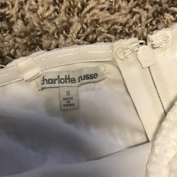 White dress - Picture 4 of 4